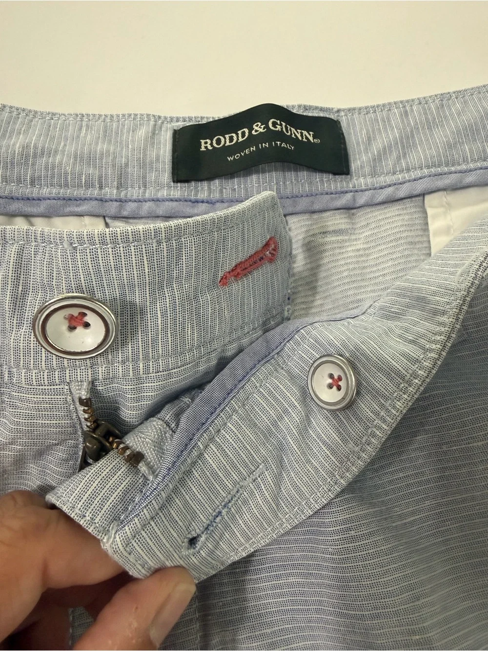 Rodd & Gunn men’s blue and white striped pattern shorts size 40 woven in Italy